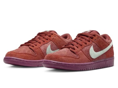 Nike SB DUNK Low Mystic Red and Rosewood / DV5429–601-1