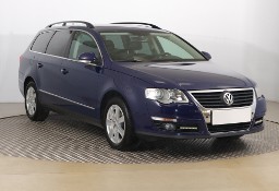 Volkswagen Passat B6 , Xenon, Klima, Tempomat, Parktronic, Podgrzewane siedzienia,