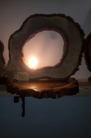 Lampa  z dwóch plastrów drewna-2