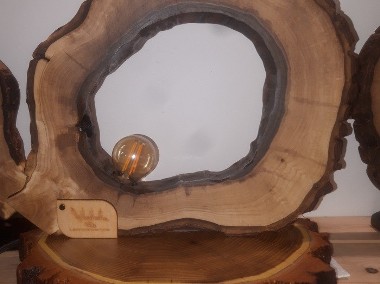 Lampa  z dwóch plastrów drewna-1