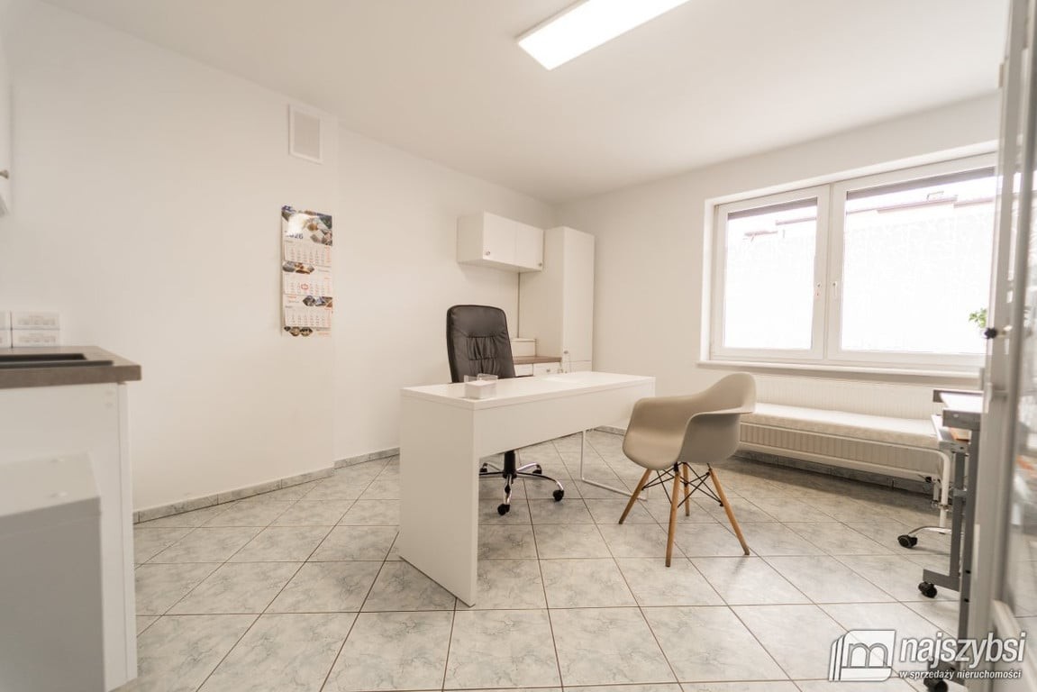 CHOSZCZNO - Gabinety lekarskie i mieszkanie – další