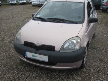 toyota yaris 1,0 małe spalanie 3,2 litra na 100km.