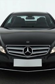 Sprzedam Mercedesa klasy E Coupé z 2011 roku-2