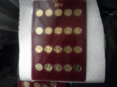 Kompletny 2010 rok monet 2 zł. w kapslach i palecie -1