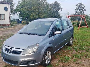 Opel zafira-1