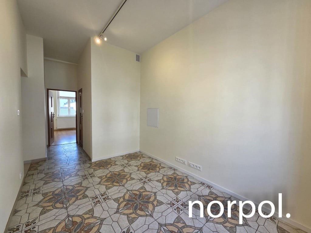 Lokal 51 m² blisko Rynku | 3 oddzielne jasne pokoje idealne na biuro - Widok 2