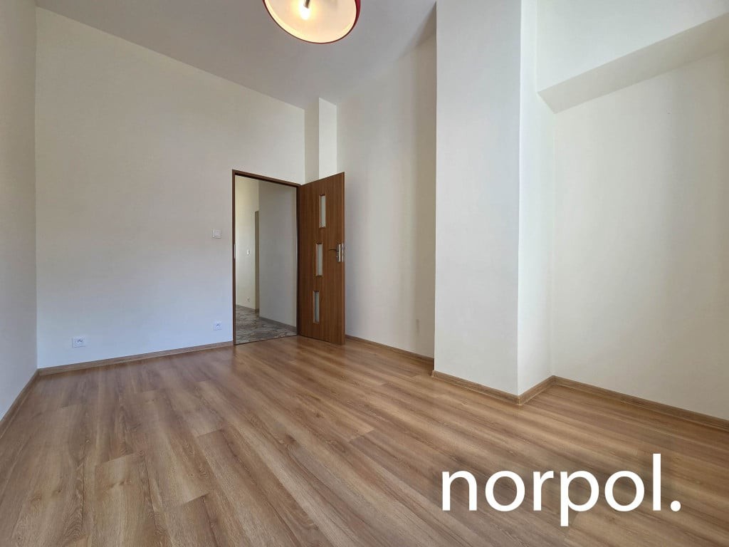 Lokal 51 m² blisko Rynku | 3 oddzielne jasne pokoje idealne na biuro - Widok 3