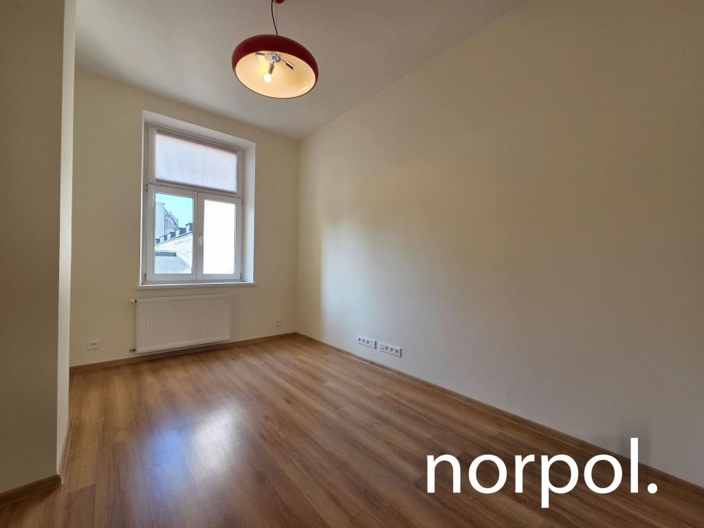 Lokal 51 m² blisko Rynku | 3 oddzielne jasne pokoje idealne na biuro - Widok 4