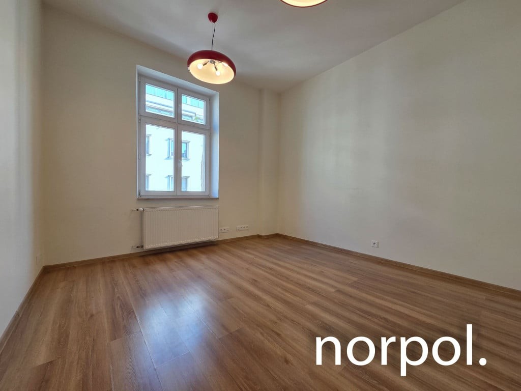 Lokal 51 m² blisko Rynku | 3 oddzielne jasne pokoje idealne na biuro - Więcej