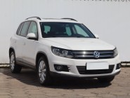 Volkswagen Tiguan , Salon Polska, Klimatronic, Parktronic, Dach panoramiczny