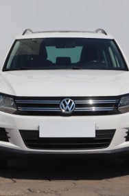 Volkswagen Tiguan , Salon Polska, Klimatronic, Parktronic, Dach panoramiczny-2