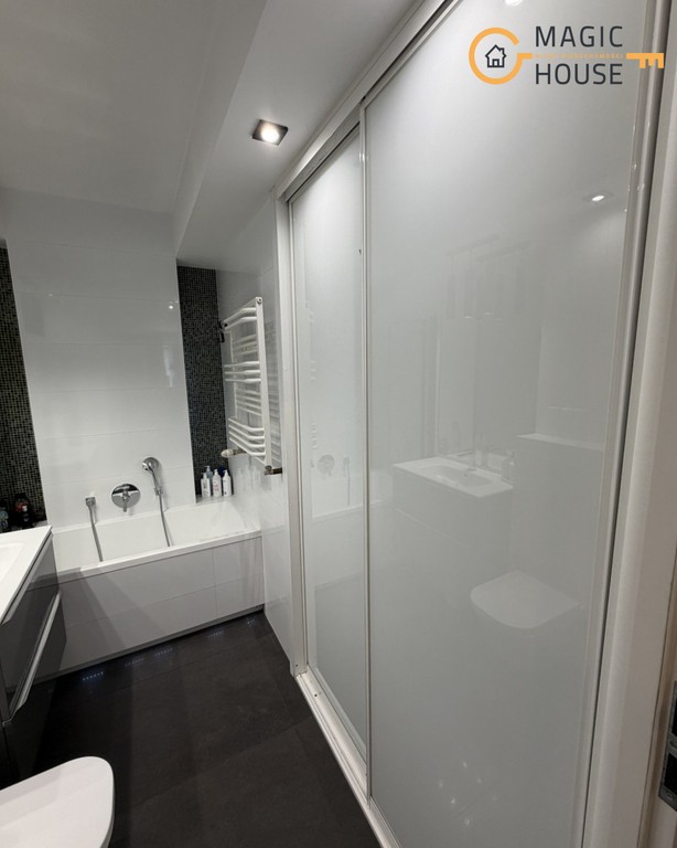 3 pokoje | Balkon 16 m² | Widok na zieleń | Jasień – další