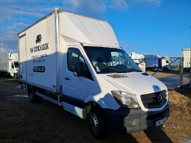 Mercedes-Benz Sprinter-1