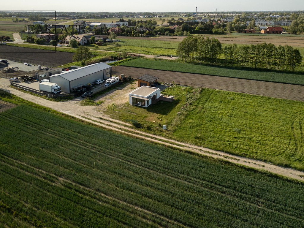 Janczewice - działka z domkiem i garażem – pohled 4