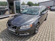 Volvo V70 III R Design