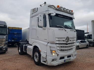 Mercedes-Benz Actros-1