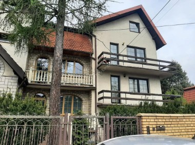 Wyjątkowy dom z trzema mieszkaniami Michałowice-1