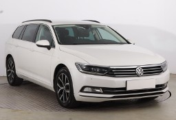 Volkswagen Passat B8 , Salon Polska, Serwis ASO, Automat, Navi, Klimatronic,