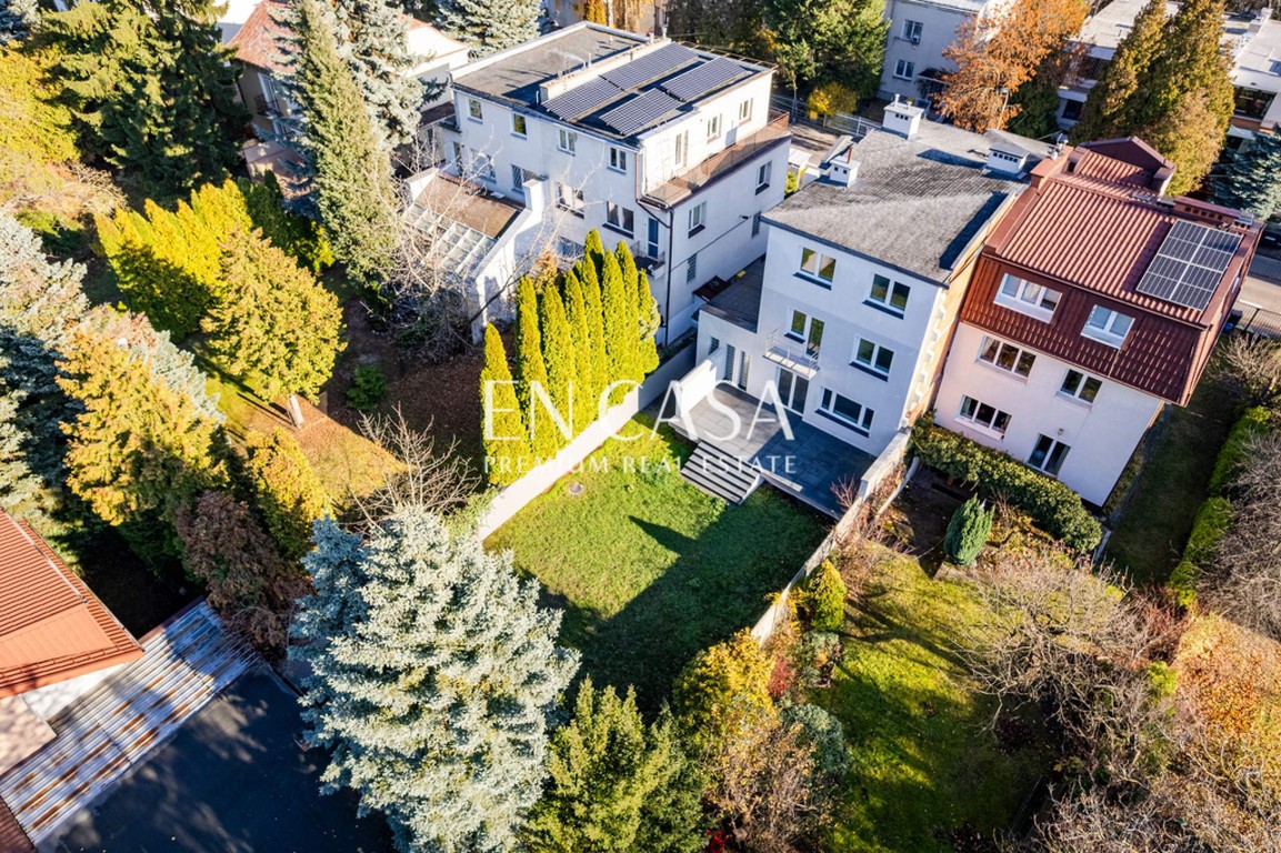 Dom na Mokotowie, ul. Wita Stwosza 333 m² - Więcej