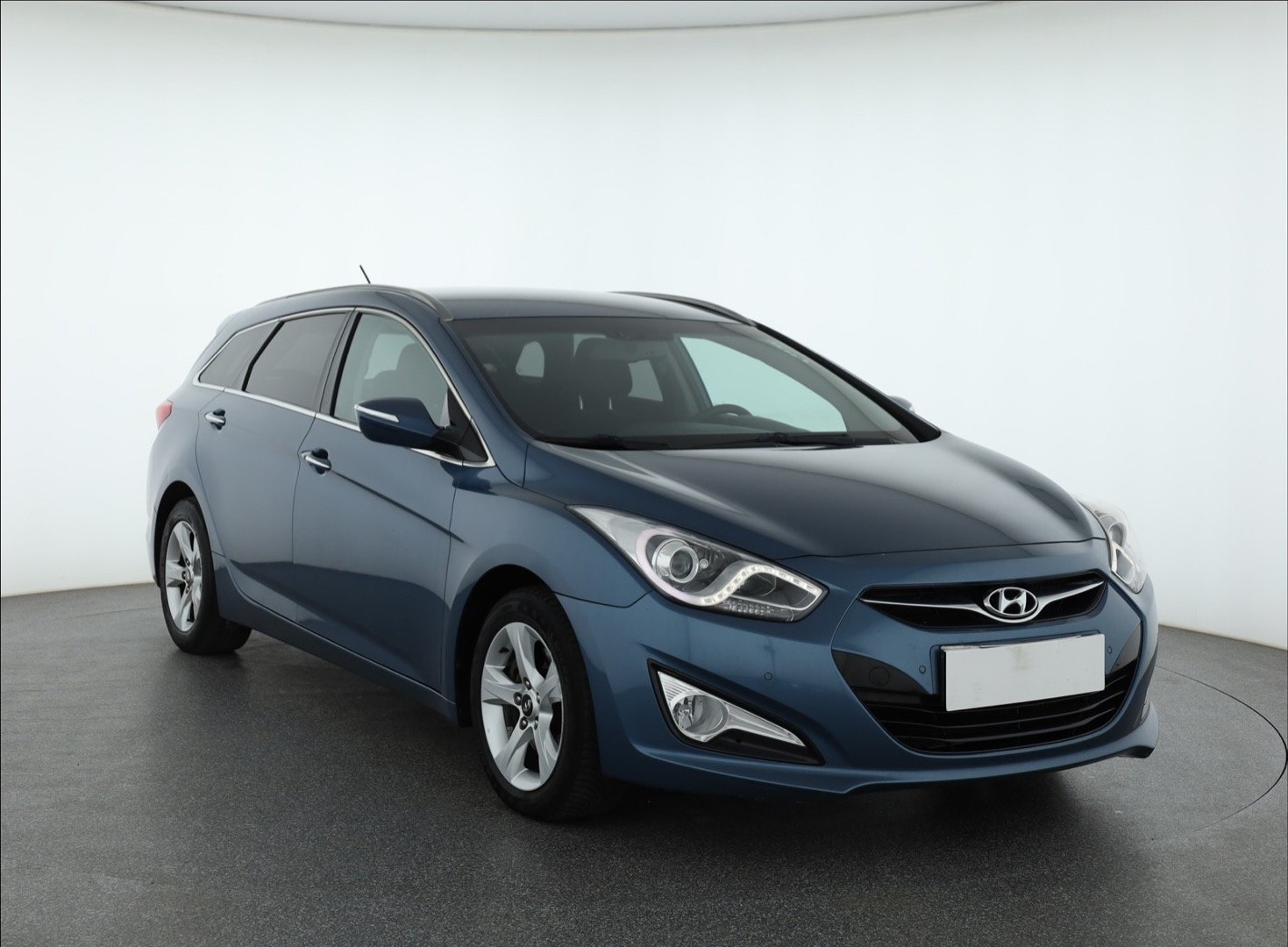 Hyundai i40 , Klimatronic, Tempomat, Parktronic, Podgrzewane siedzienia