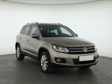 Volkswagen Tiguan , Salon Polska, 1. Właściciel, Serwis ASO, Xenon, Bi-Xenon,-1