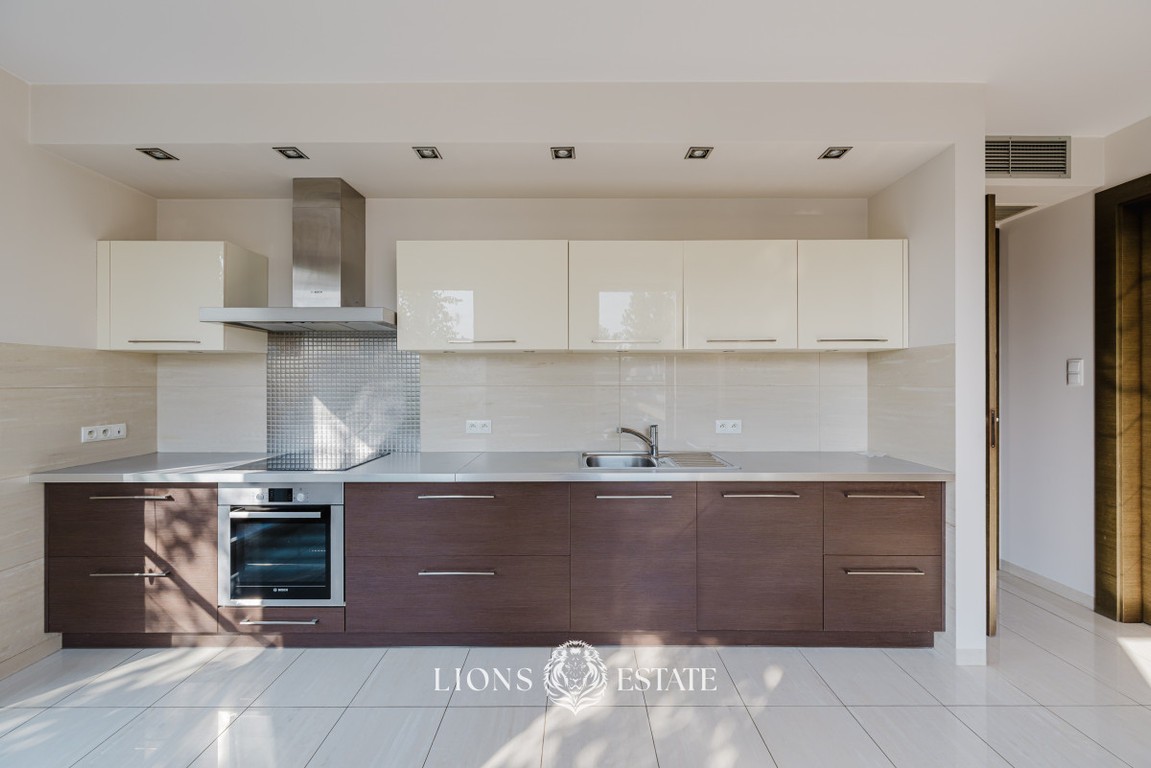 Elegancki apartament | 4 sypialnie| Taras - Więcej