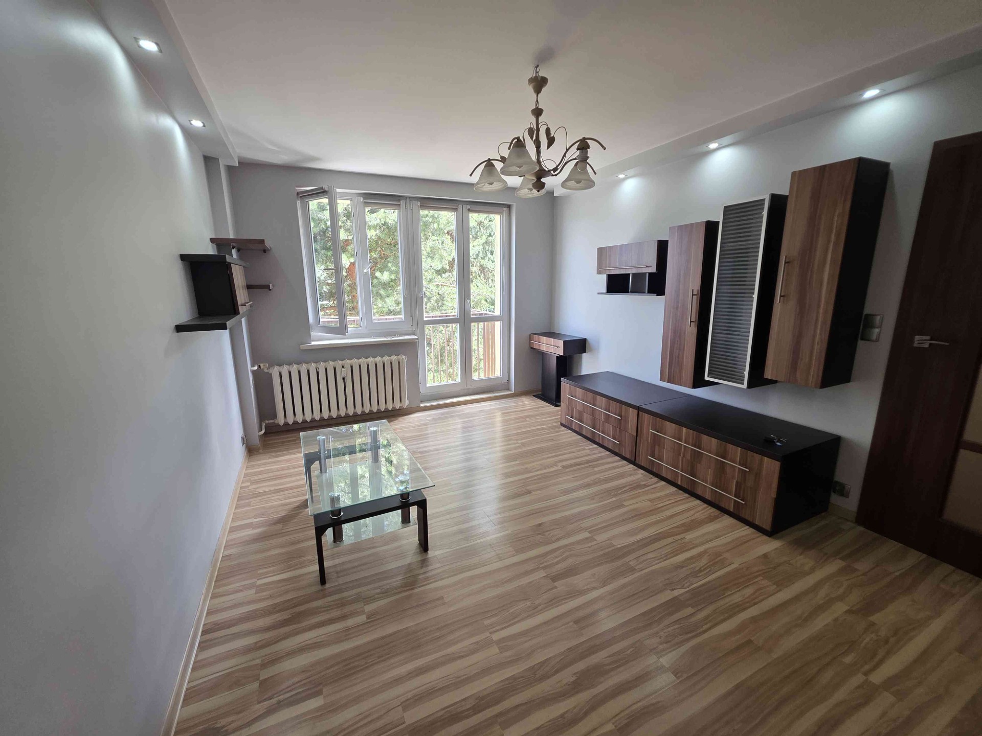 3 osobne pokoje, 1 piętro, Szarych Szeregów, balkon, częściowo umebl.