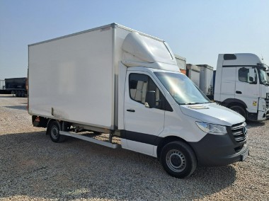 Mercedes-Benz Sprinter-1