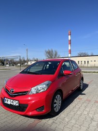 Toyota yaris, niski przebieg, stan idealny