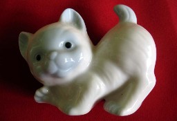 Kot -figurka z porcelany biało niebieskiej - 4,5 x 6,5 x 3 cm Rzadkość