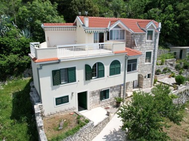 Dom w śródziemnomorskim stylu  w Chorwacji na sprzedaż.-1
