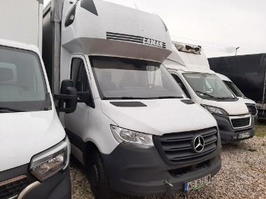 Mercedes-Benz Sprinter-1