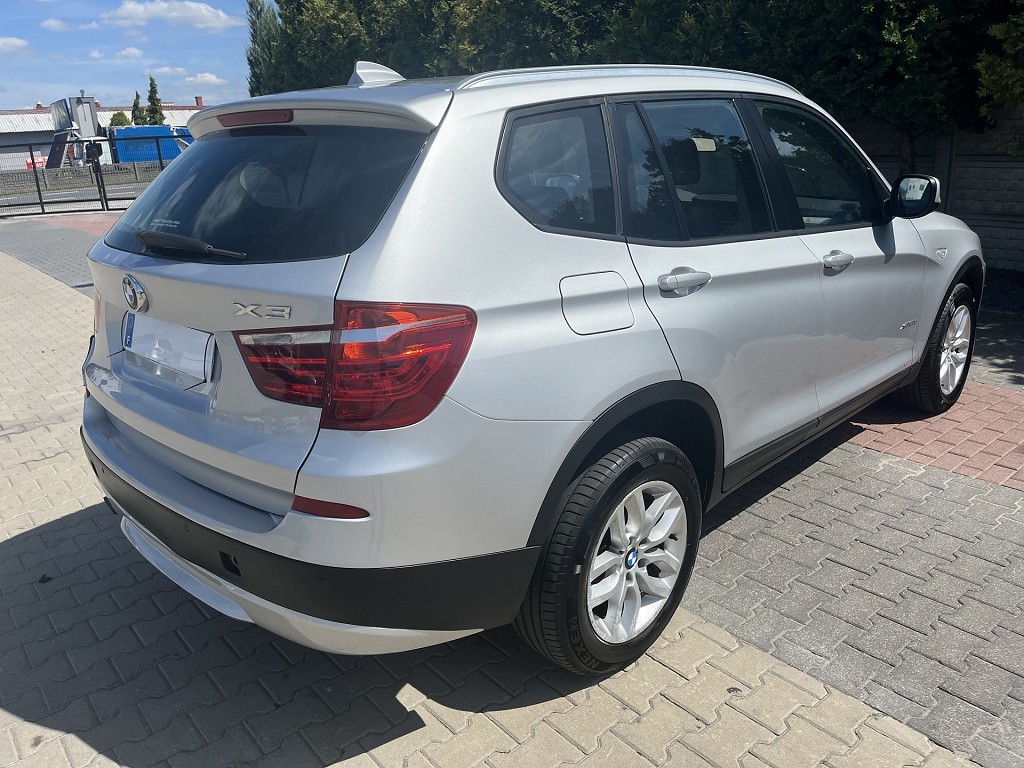 BMW X3 I (F25)