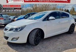 Opel Astra J 1.6 TURBO 180 KM nawigacja alufelgi ksenony climatronic gwarancja