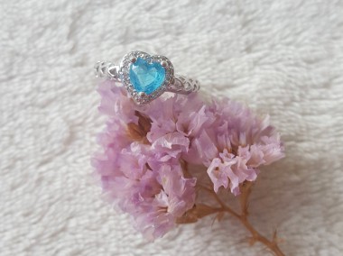 Nowy pierścionek srebrny kolor niebieska cyrkonia serce-1