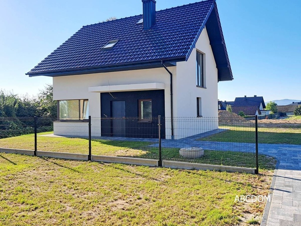 Urocze miejsce, wolnostojący dom 5 pokoi,ogród