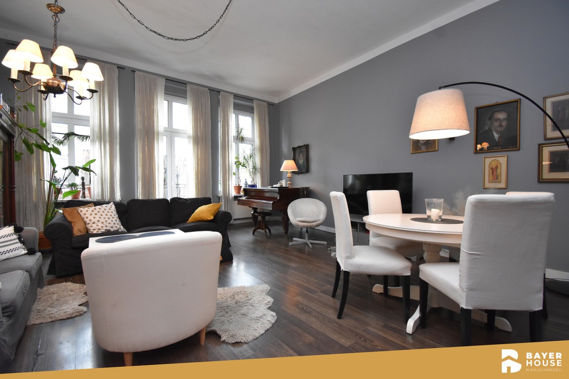 Piękne mieszkanie w kamienicy | Balkon | Wysokie Sufity | Nowe Okna - Widok 2