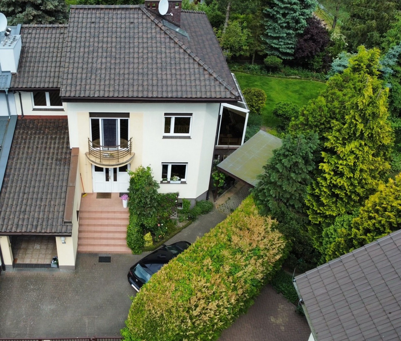 Dom przy lesie na sprzedaż – Poznań Ławica | 280 m² | działka 692 m² | ogród | garaż | cicha ulica
