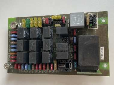 Renault Claas Ares - płyta bezpieczników 7700067489-1