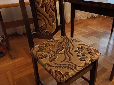 Stół rozkaładany z 6 krzeslami -2