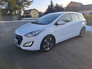 1.4 benzyna  przebieg 167000km bogate wyposażenie 2015