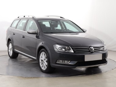 Volkswagen Passat B7 , Salon Polska, 170 KM, DSG, Navi, Xenon, Bi-Xenon,-1