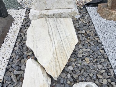 Pomnik nagrobek skałkowy naturalny artystyczny -1