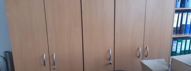 Zestaw mebli biurowych – 2 podwójne szafy zamykane na klucz, 1 pojedyncza-1