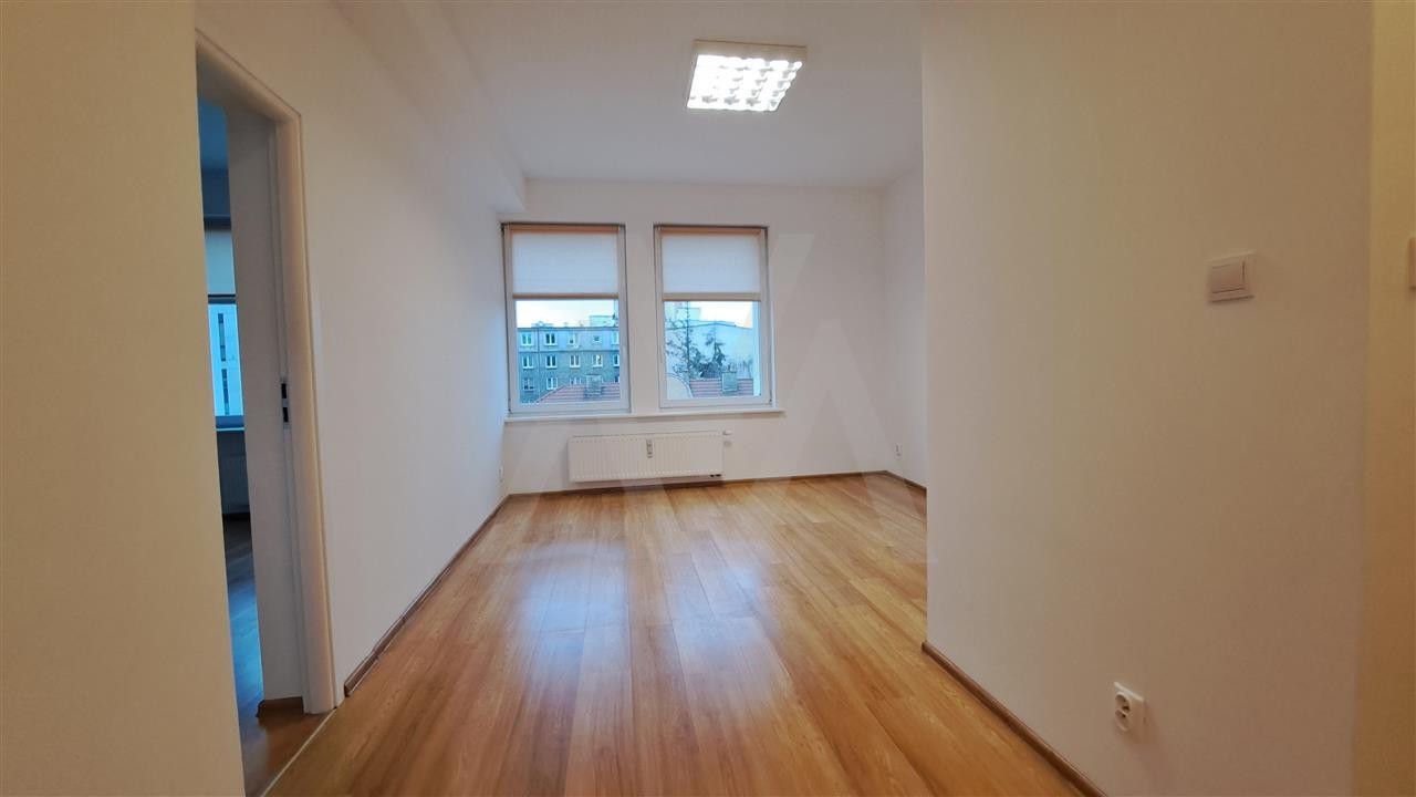 Biuro w centrum - miejsce postojowe - Widok 2