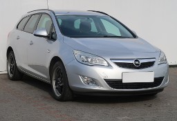 Opel Astra J , Klima, Tempomat, Parktronic, Podgrzewane siedzienia