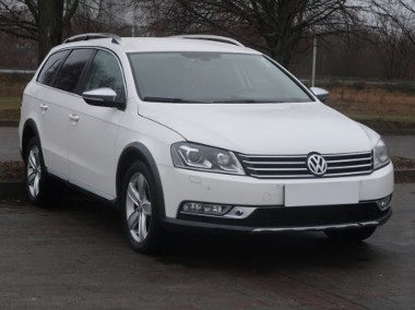 Volkswagen Passat B7 , DSG, Skóra, Navi, Xenon, Bi-Xenon, Klimatronic, Tempomat,-1