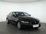 Jaguar XE I , Salon Polska, Serwis ASO, 180 KM, Automat, Skóra, Navi,