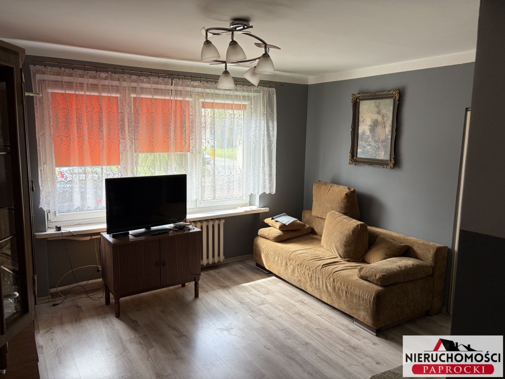 Kawalerka przerobiona na 2 pokoje, 35m2, Nowe Rokicie