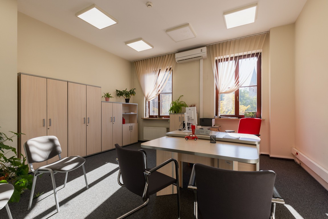 Biuro na sprzedaż, 2973 m², Zabrze – další